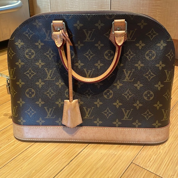 Louis Vuitton 'Alma MM' Handbag